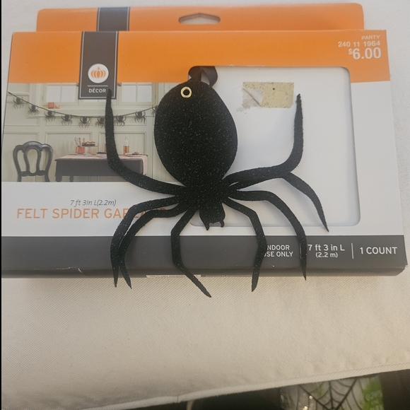 Wilton Halloween Cookie Cutter Set - Black and White - Picture 6 of 8